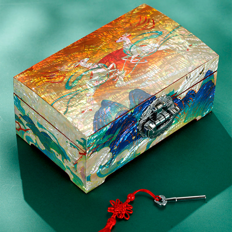 The Dreamy Treasure Box Where the Nine - colored Deer Dwells