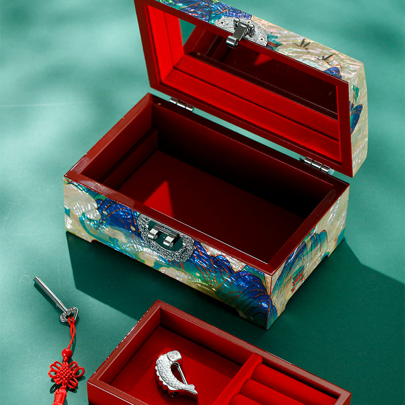The Dreamy Treasure Box Where the Nine - colored Deer Dwells