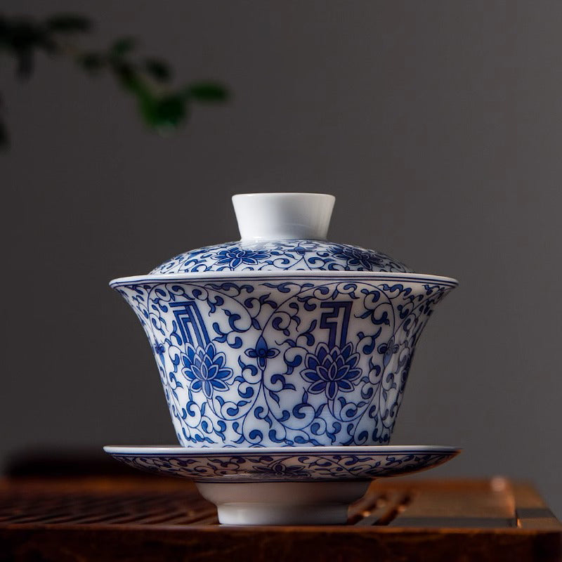 Blue and white porcelain and white porcelain lidded bowl