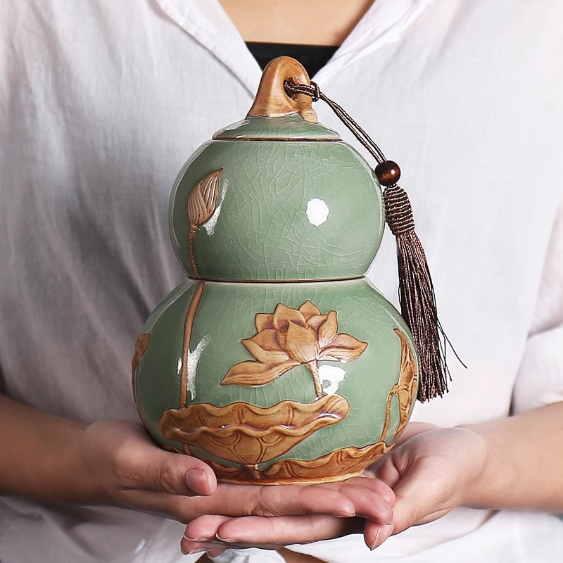 Ge kiln crystal glaze porcelain gourd shaped tea caddy