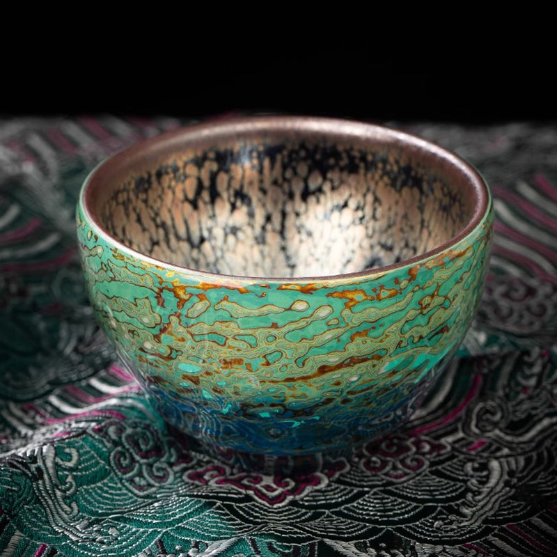Tea cup of Jianzhan with Chinese lacquer