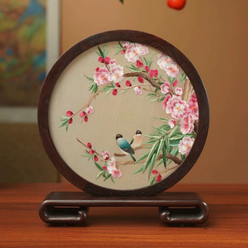 Suzhou embroidery of the auspicious and wealthy bird