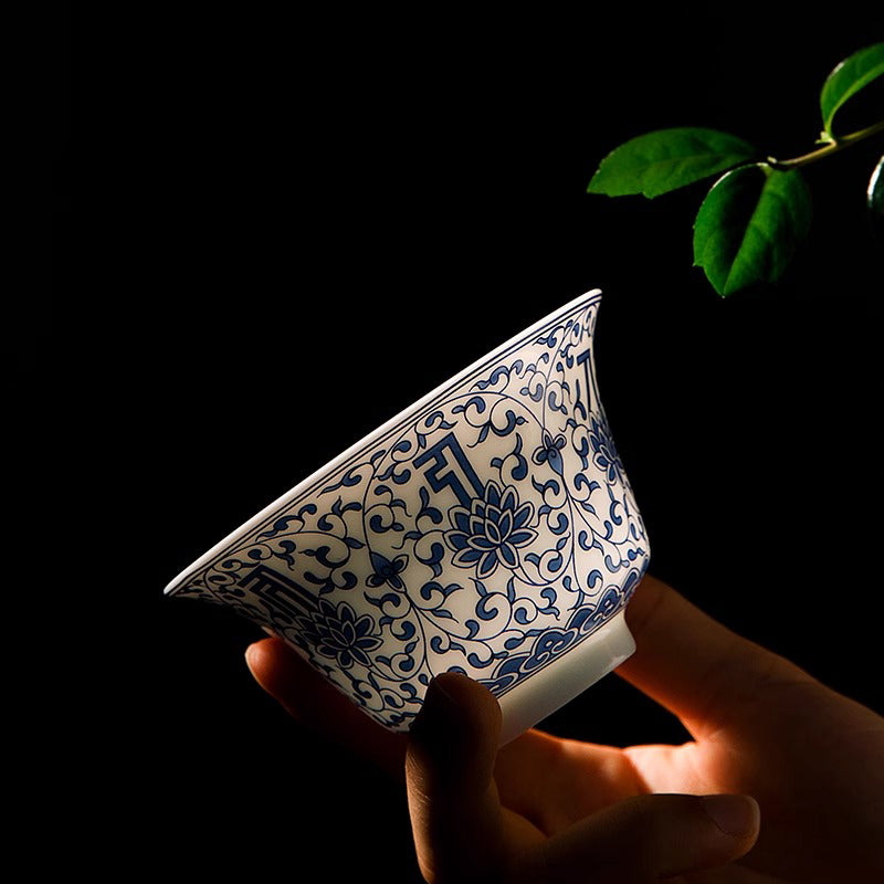 Blue and white porcelain and white porcelain lidded bowl