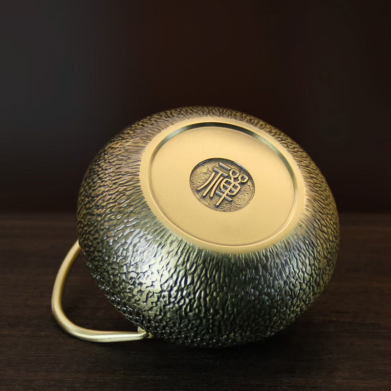Brass Teapot Carrying Beam Woven Kettle can also be used as an office art ornament.