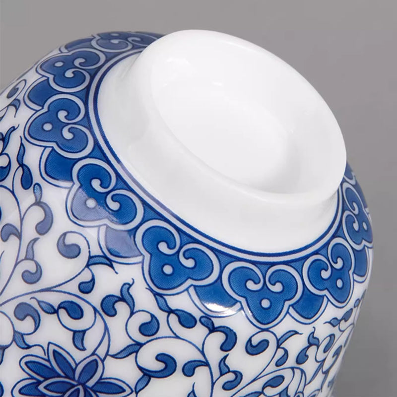 Blue and white porcelain and white porcelain lidded bowl