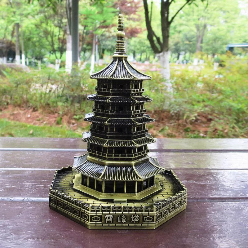 Leifeng Tower---the blessings of Buddha