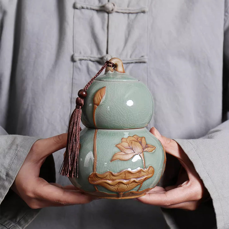 Ge kiln crystal glaze porcelain gourd shaped tea caddy