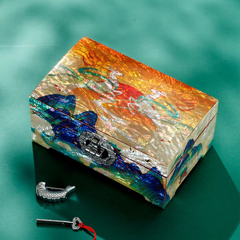 The Dreamy Treasure Box Where the Nine - colored Deer Dwells