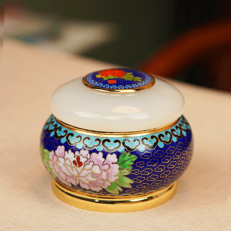 A cloisonné tea caddy made entirely by hand by a high-end Chinese copper cloisonné enamel master