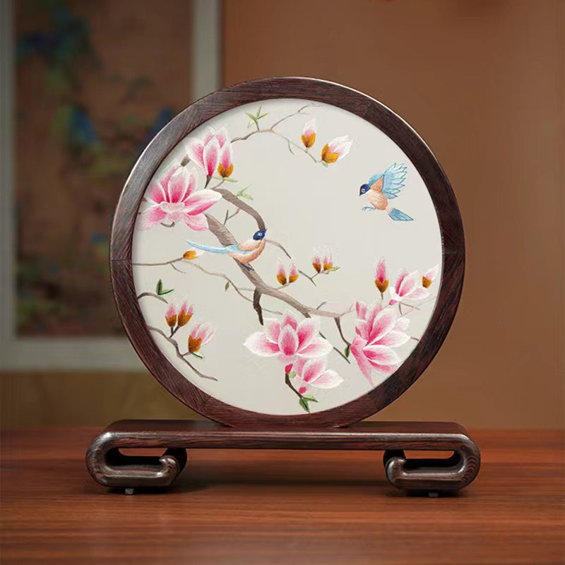 Suzhou embroidery of the auspicious and wealthy bird