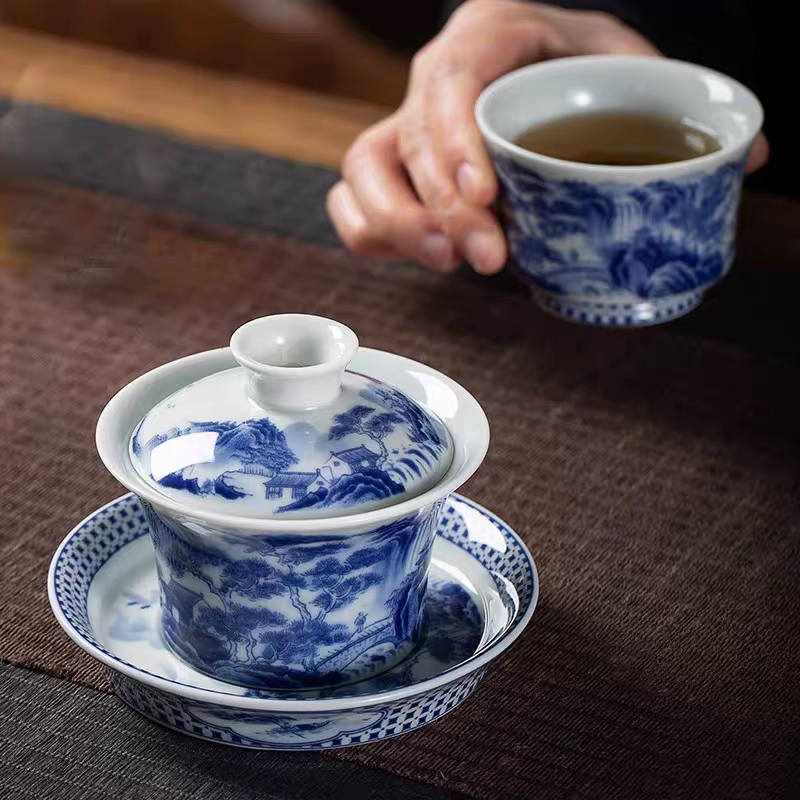Jingdezhen Gaiwan Teacup, Single Piece, High-End "Thousand Miles of Rivers and Mountains" Blue and White Porcelain (Three Part Gaiwan)