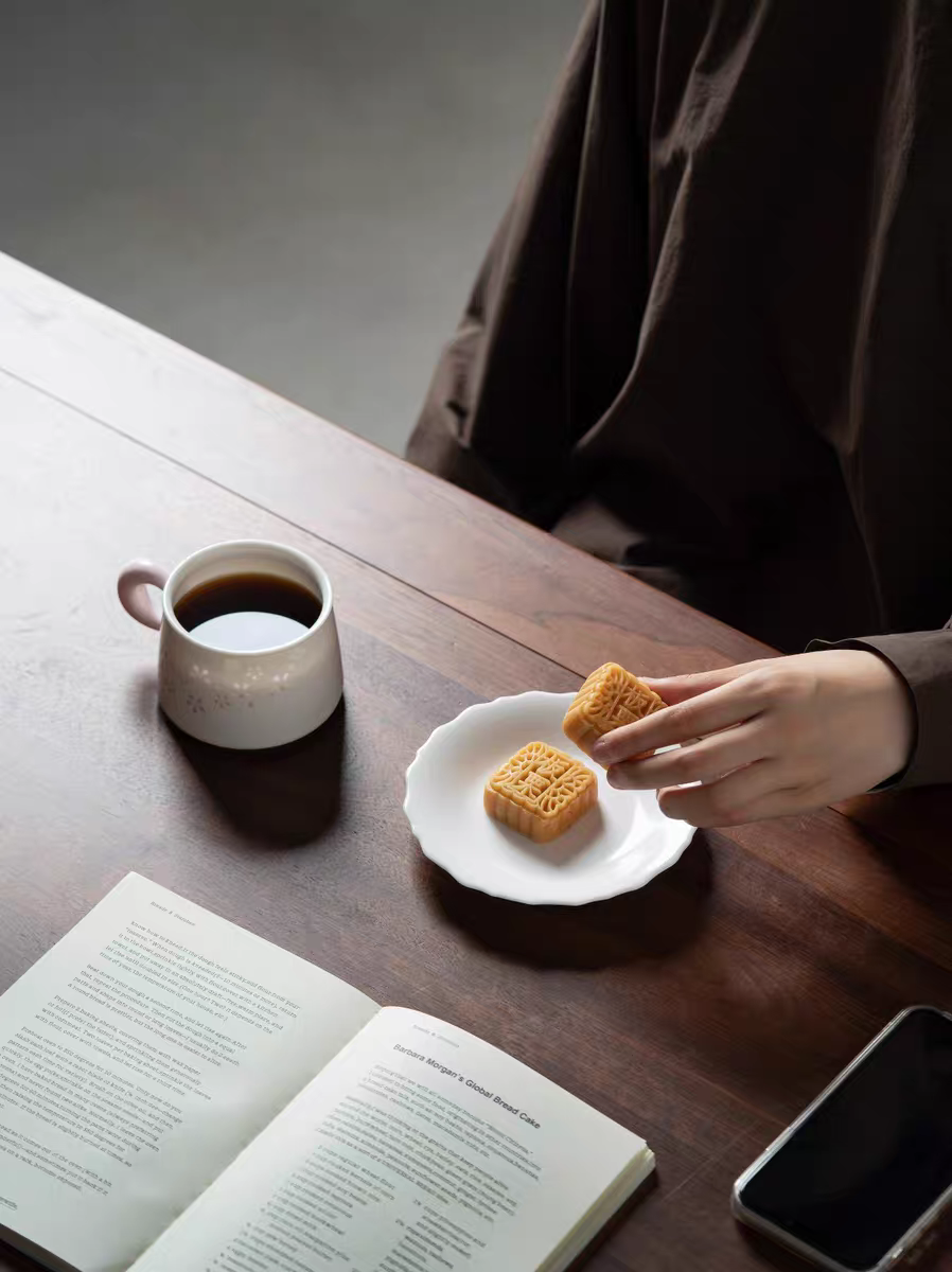 Exquisite Linglong Porcelain Cup Set - Gift Box for Coffee, Tea & Milk