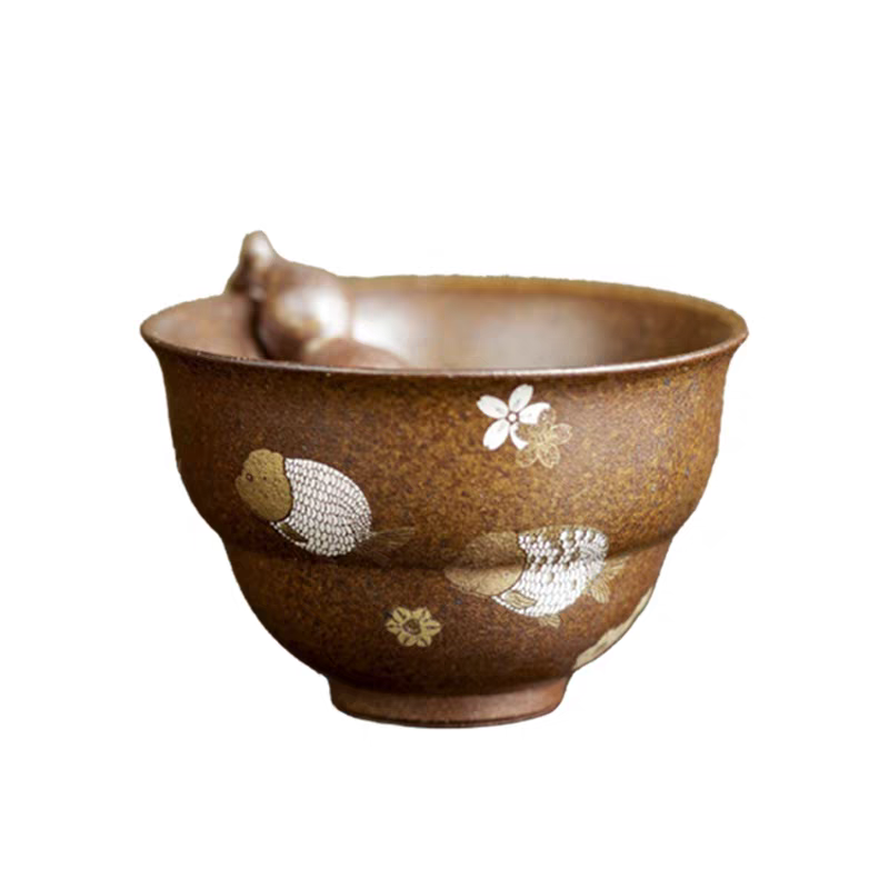 Old rock clay "Flower and Fish Play" gourd tea cup
 
 