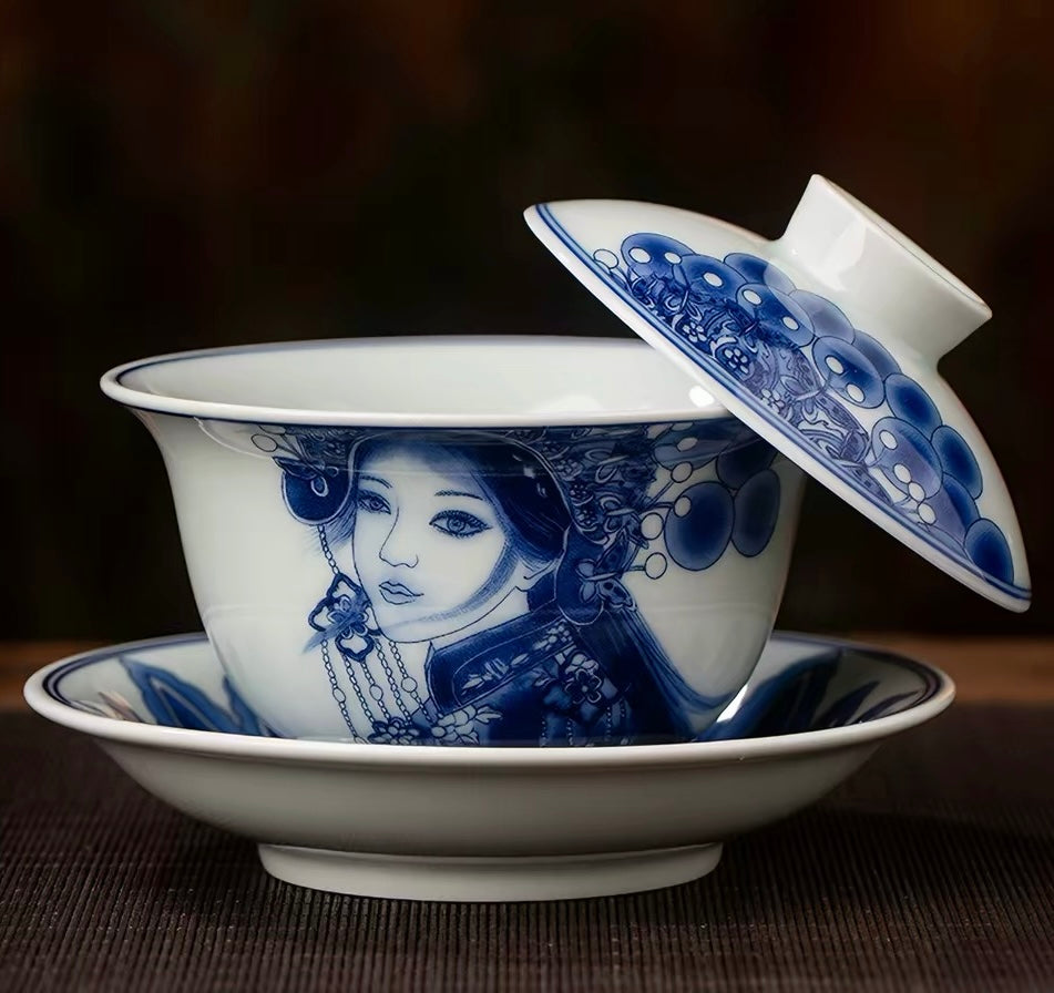 Jingdezhen Porcelain Antique Clay Sancai Gaiwan, Blue and White Opera Huadan Pattern, Hoverable Anti-scald Large Capacity Tea Brewing Bowl for Home Use