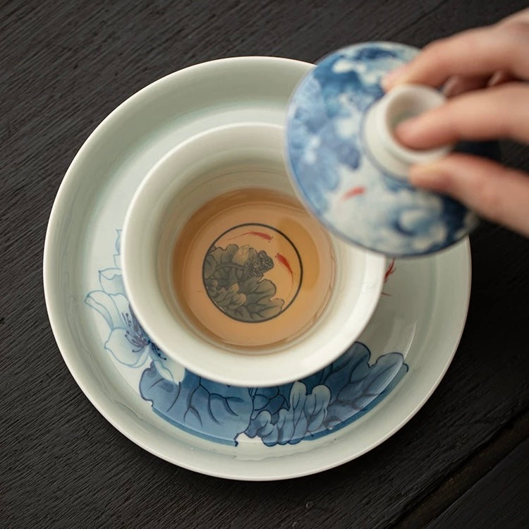 Blue & White Underglaze Lotus Koi Gaiwan Set | Heat-Resistant Floating Lid Porcelain Teacup for Gongfu Tea Brewing