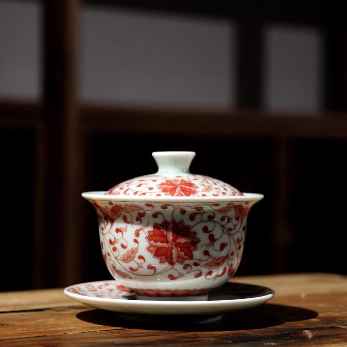 Chinese Classical Red Archaistic Blue and White Gaiwan